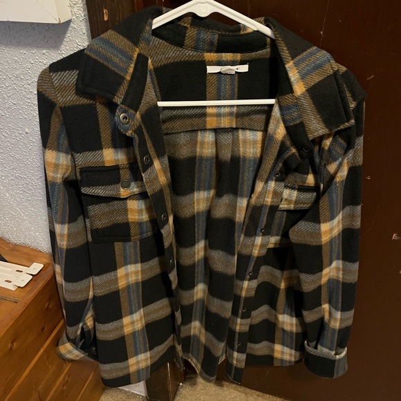 Oniell Flannel - Picture 1 of 3